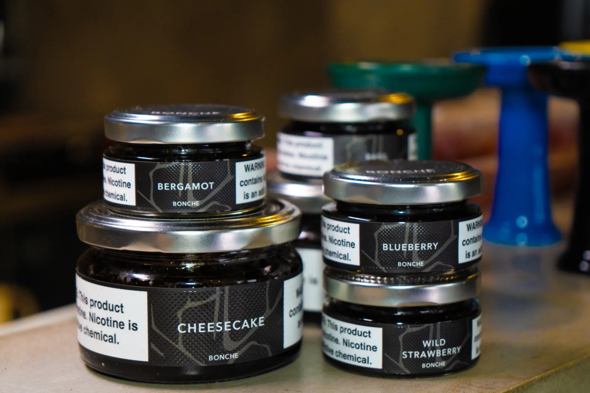 大阪有数のシガーリーフはVillange Shisha Shinsaibashi で。